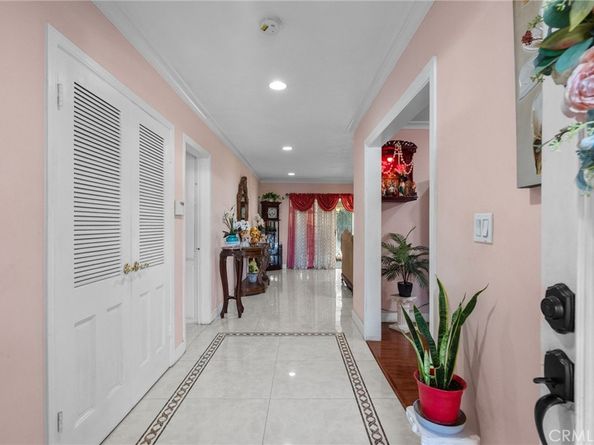 9453 Shoshone Ave, Northridge CA 91325