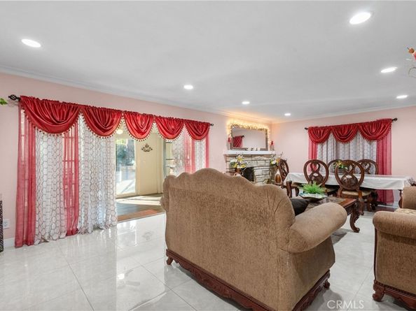 9453 Shoshone Ave, Northridge CA 91325