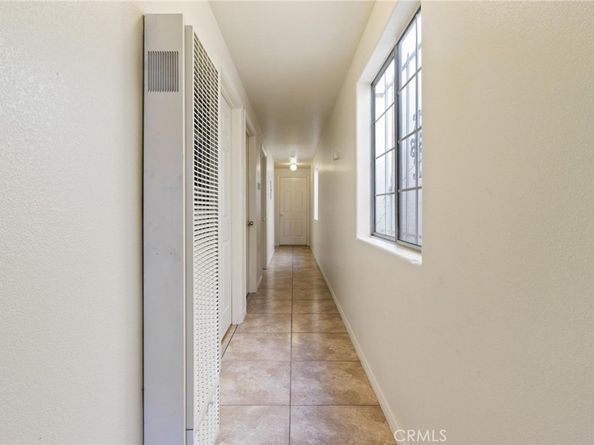 9714 9714 1/4 S Main, Los Angeles CA 90003