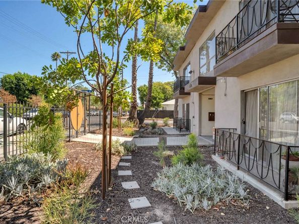 11936 Hart St, North Hollywood CA 91605