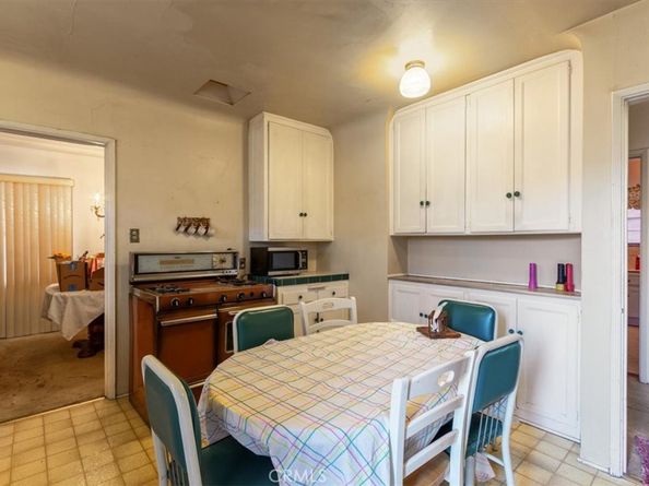 2007 W 94th Street, Los Angeles CA 90047