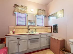 2007 W 94th Street, Los Angeles CA 90047