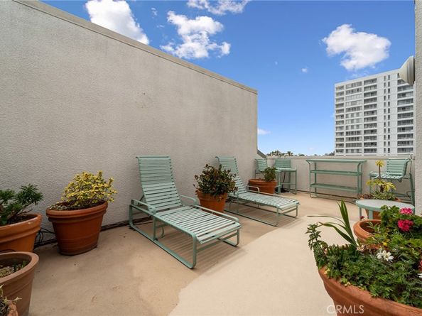 2910 Neilson Way 503, Santa Monica CA 90405