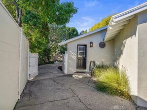 8636 8636 Delco, Winnetka CA 91306