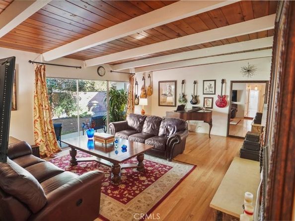 8636 8636 Delco, Winnetka CA 91306