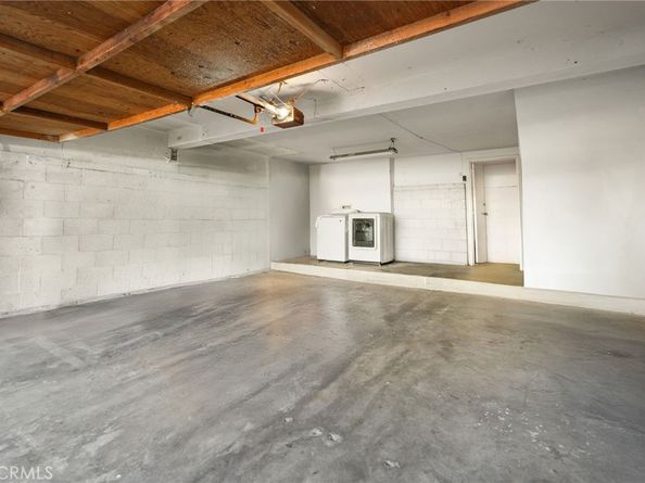 21720 Hart 9, Canoga Park CA 91303