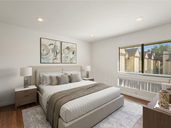 21720 Hart 9, Canoga Park CA 91303