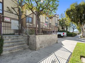 21720 Hart 9, Canoga Park CA 91303