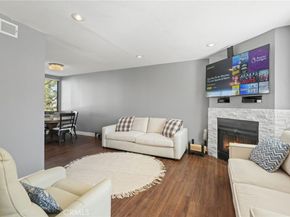 21720 Hart 9, Canoga Park CA 91303