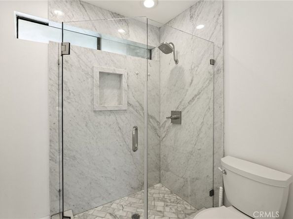 21720 Hart 9, Canoga Park CA 91303