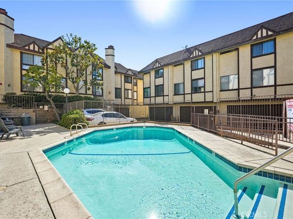 21720 Hart 9, Canoga Park CA 91303
