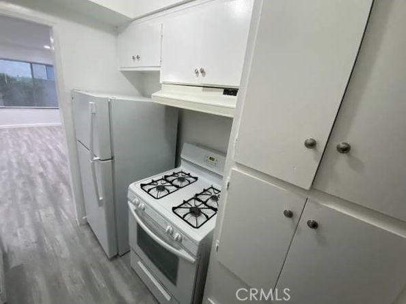 1329 S Saltair, West Los Angeles CA 90025