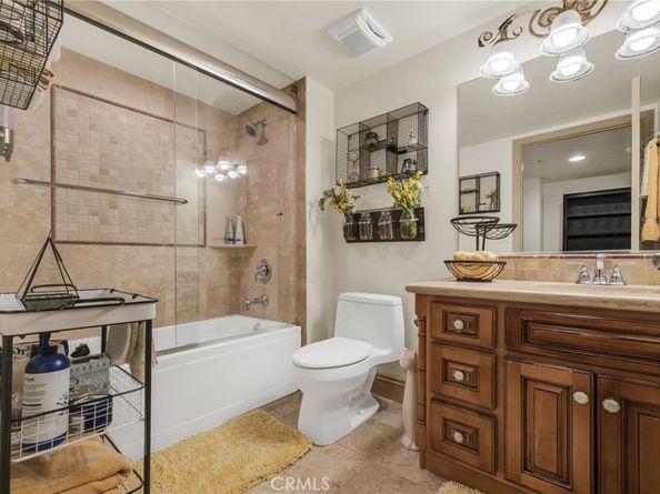 11540 Moorpark Street 403, Studio City CA 91602