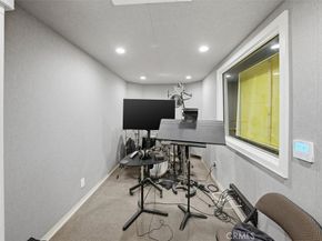 28933 Wagon Road, Agoura Hills CA 91301