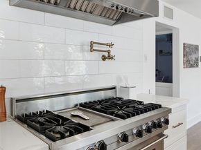 28933 Wagon Road, Agoura Hills CA 91301