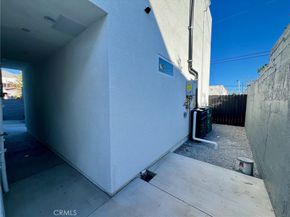 654 Penrith, Los Angeles CA 90023