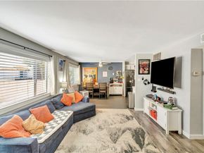 18601 Collins Street D17, Tarzana CA 91356