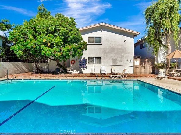 18601 Collins Street D17, Tarzana CA 91356
