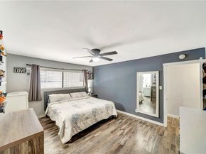 18601 Collins Street D17, Tarzana CA 91356