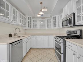 17140 Burbank Boulevard 105, Encino CA 91316