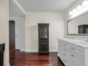 17140 Burbank Boulevard 105, Encino CA 91316