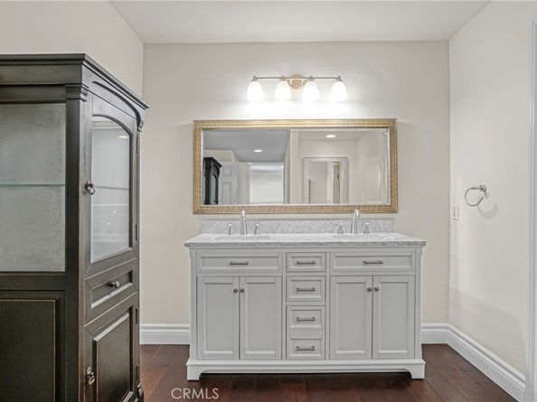 17140 Burbank Boulevard 105, Encino CA 91316