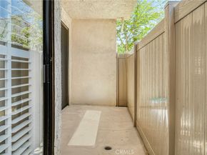 17140 Burbank Boulevard 105, Encino CA 91316