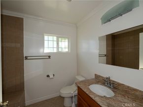 7001 Jellico Avenue, Lake Balboa CA 91406