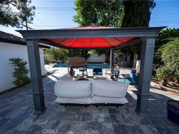 7001 Jellico Avenue, Lake Balboa CA 91406