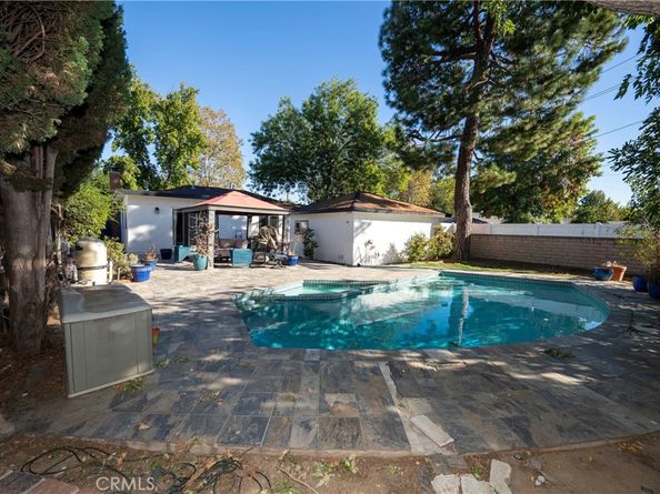 7001 Jellico Avenue, Lake Balboa CA 91406