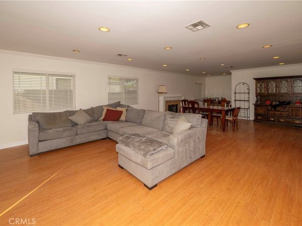 7001 Jellico Avenue, Lake Balboa CA 91406