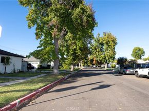 7001 Jellico Avenue, Lake Balboa CA 91406