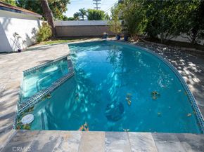 7001 Jellico Avenue, Lake Balboa CA 91406