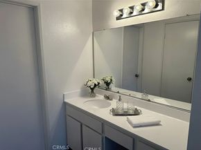 10770 Woodley 7, Granada Hills CA 91344