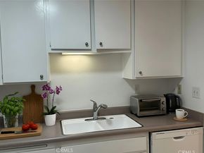 10770 Woodley 7, Granada Hills CA 91344