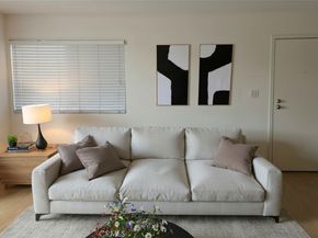 10770 Woodley 7, Granada Hills CA 91344