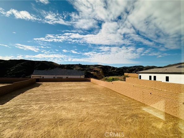 11913 Red Hawk Lane, Porter Ranch CA 91326