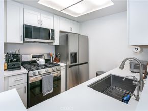 19350 Sherman Way 124, Reseda CA 91335