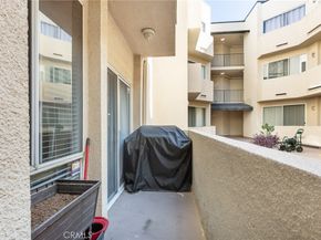 19350 Sherman Way 124, Reseda CA 91335