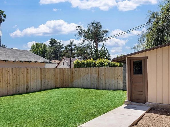 977 N Hill Avenue, Pasadena CA 91104