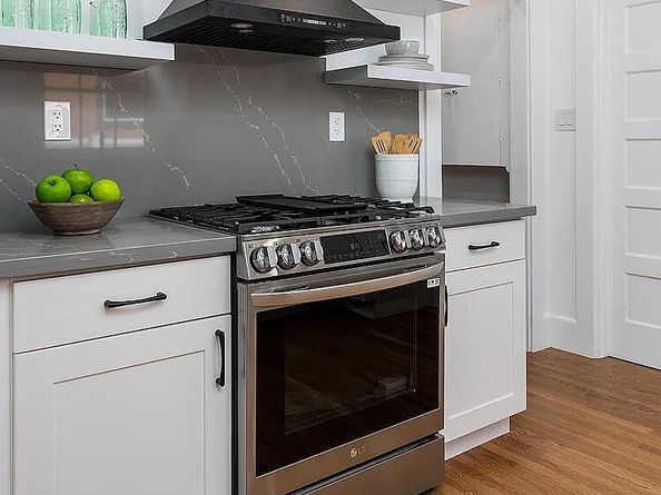 977 N Hill Avenue, Pasadena CA 91104