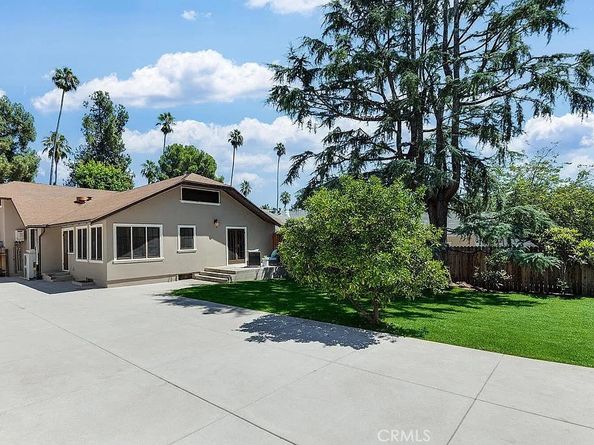 977 N Hill Avenue, Pasadena CA 91104