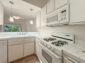 7050 Shoup 163, Canoga Park CA 91303