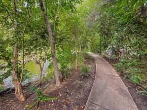 7050 Shoup 163, Canoga Park CA 91303