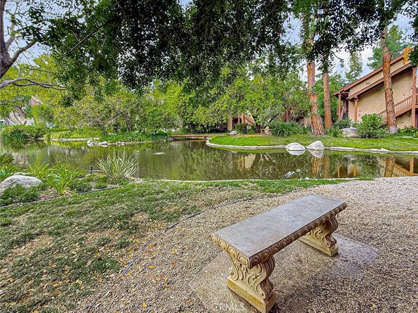 7050 Shoup 163, Canoga Park CA 91303