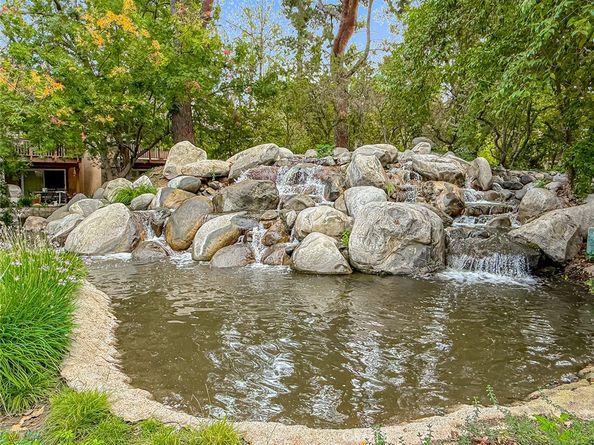 7050 Shoup 163, Canoga Park CA 91303