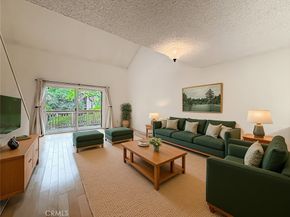 7050 Shoup 163, Canoga Park CA 91303