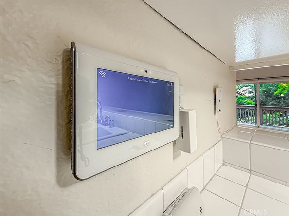 7050 Shoup 163, Canoga Park CA 91303