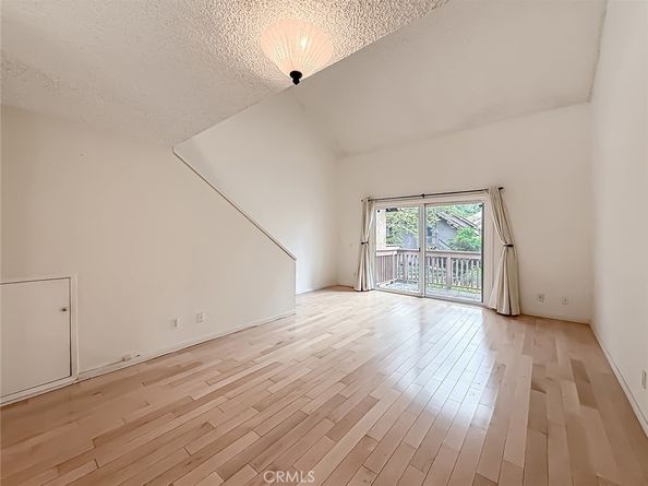 7050 Shoup 163, Canoga Park CA 91303