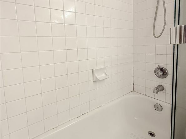 7050 Shoup 163, Canoga Park CA 91303